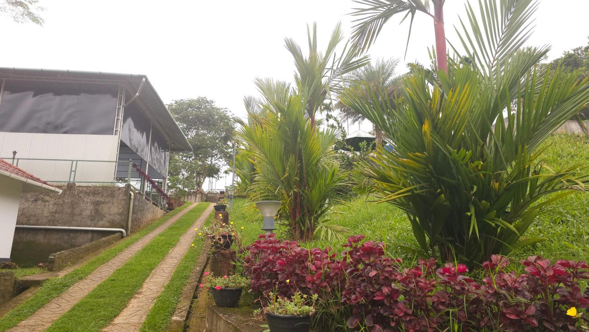 Green Ample Resorts Vaduvanchal Exterior photo